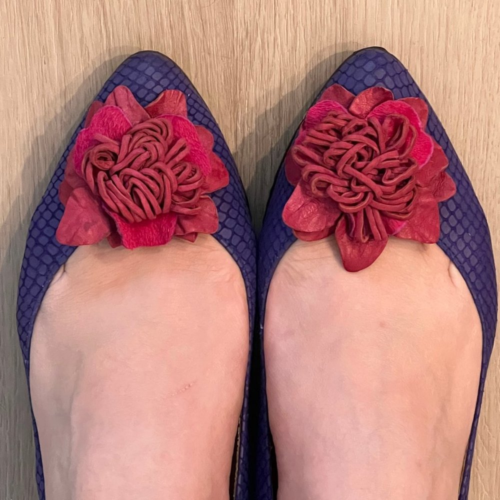 Flat with Flower brooch